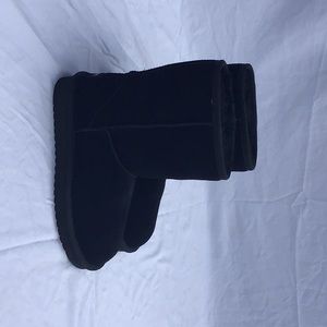 BRAND NEW!!! NEVER WORN!! Koolaburra Ugg’s!